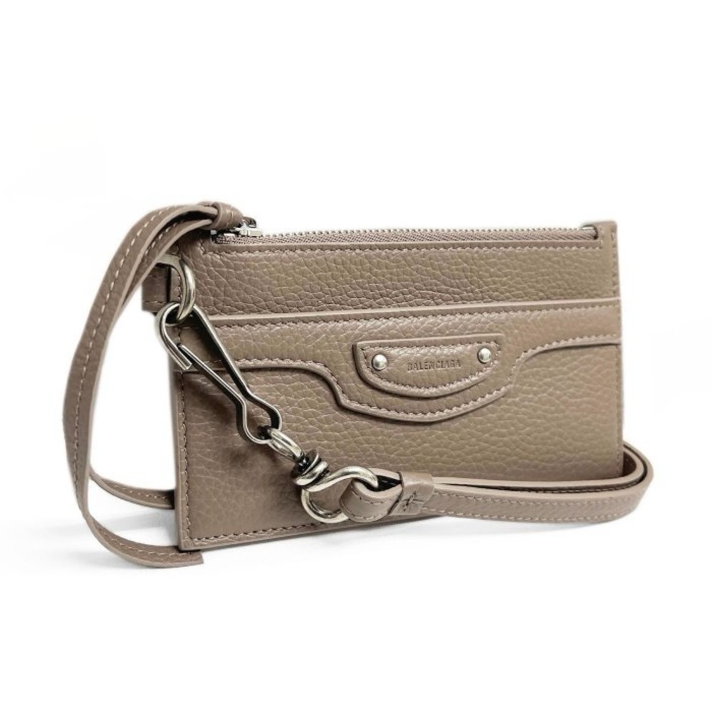 🆕 Balenciaga Neo Classic Wallet with Strap
Tan / Beige 
Brand New